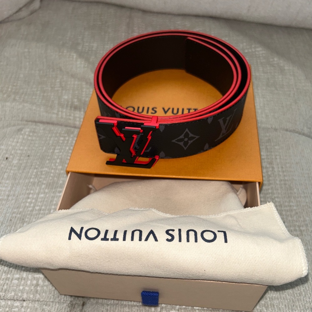Black and red Mens LV Broken 40MM Reversible Belt